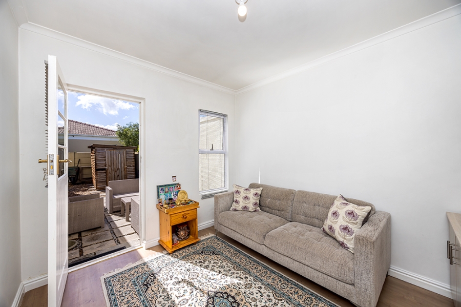 3 Bedroom Property for Sale in Sunningdale Western Cape